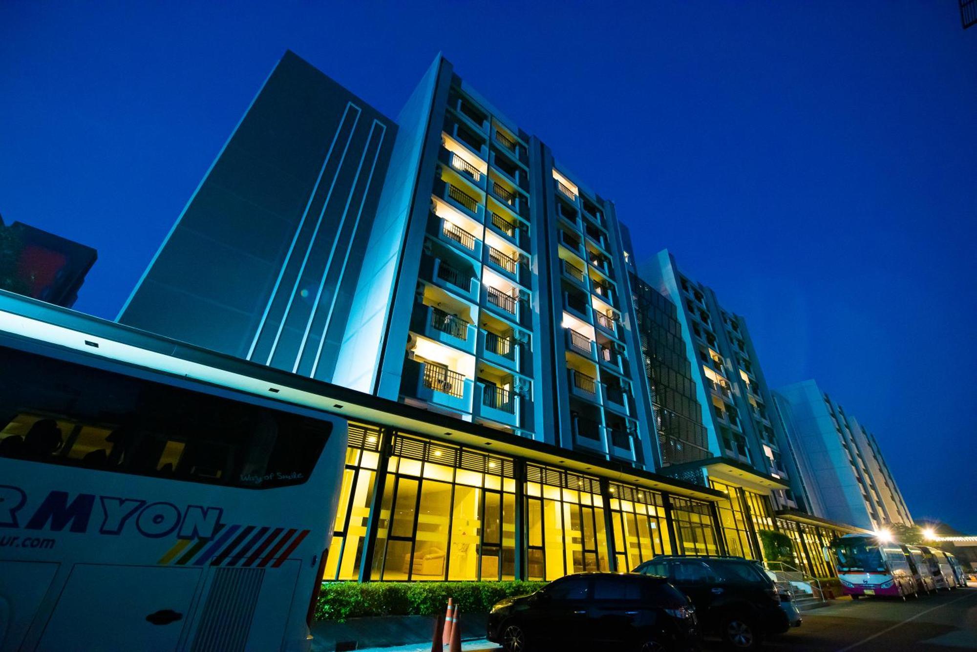 O2 Luxury Hotel Bang Phli Exterior foto