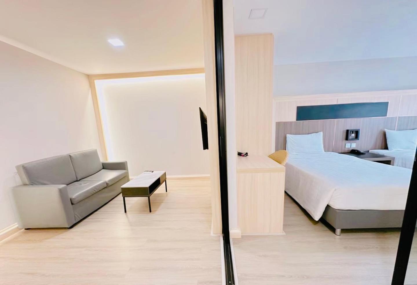 O2 Luxury Hotel Bang Phli Exterior foto