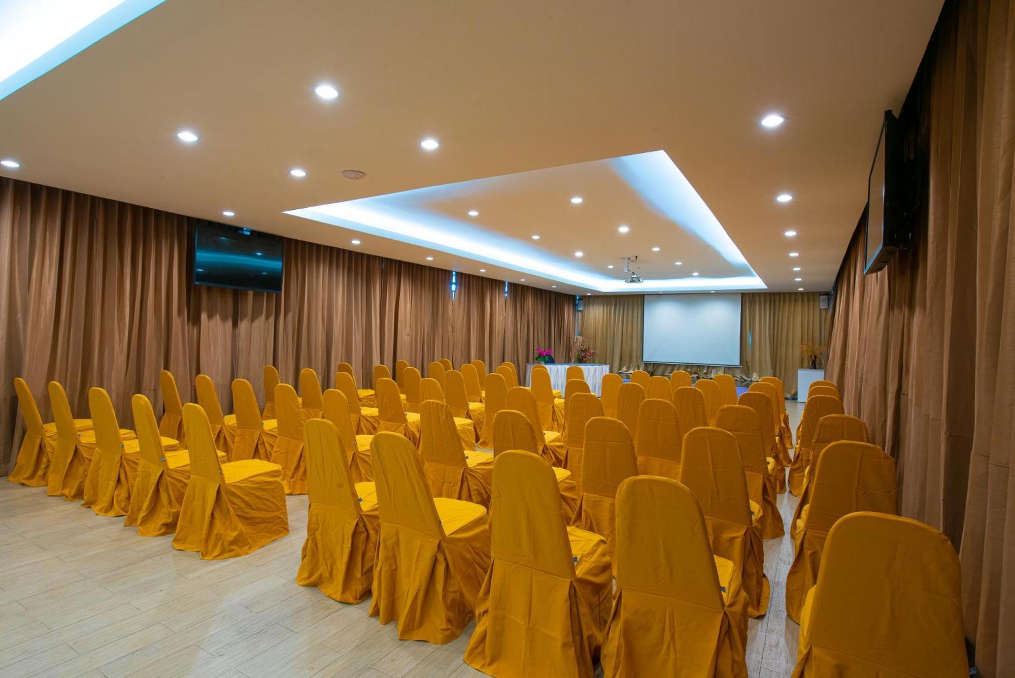 O2 Luxury Hotel Bang Phli Exterior foto